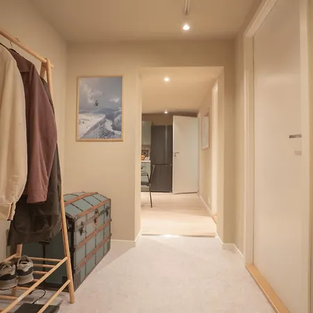 Spacious And Elegant ترومسو