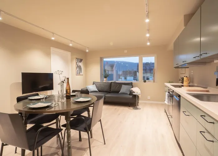 Апартаменты Spacious And Elegant